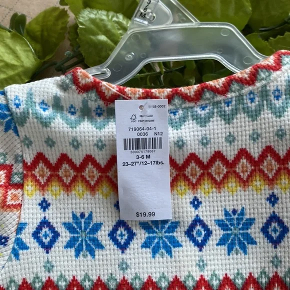 NWT Baby Old Navy One Piece Christmas Multicolor Printed - Picture 8 of 9